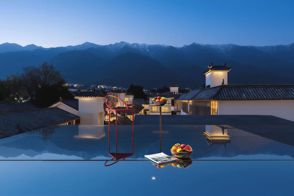 SIXI GOLDEN SUNRISE SOUND SLEEP HOTEL