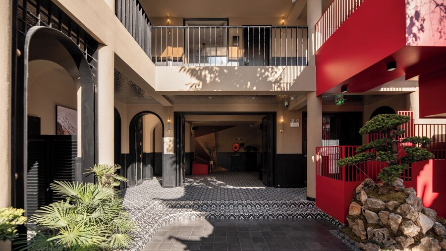 私席金照日出开房俱乐部酒店