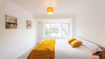 3 bedrooms, iron/ironing board, free WiFi