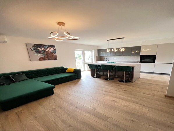 Lejlighed (Four-Bedroom Apartment With Sea View) | Luftfoto