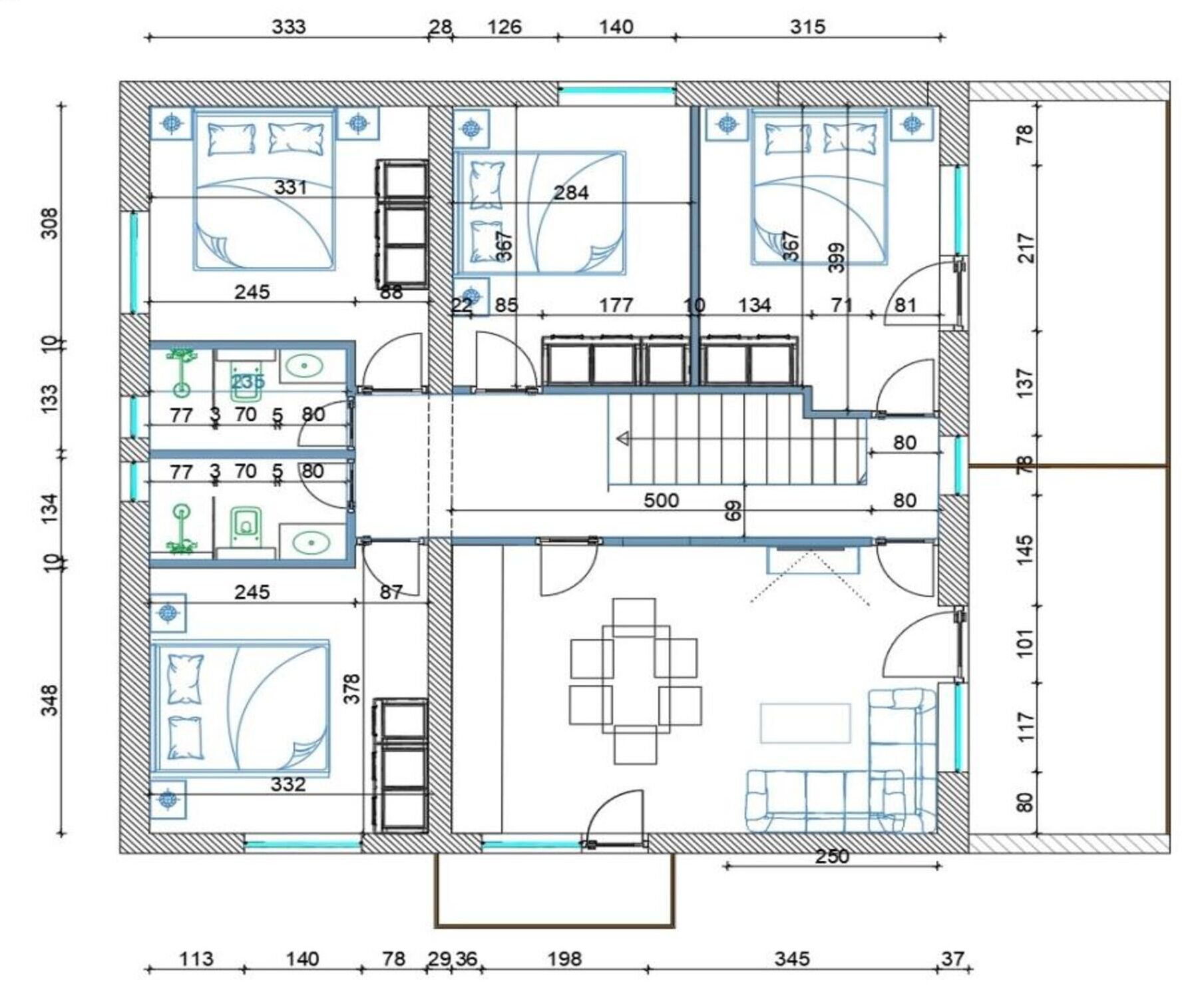 En planritning över ett hotell med flera rum, en central korridor och en matsal.