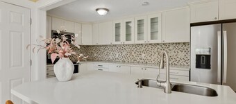 11 Guest Spacious 6-bedroom house in wonderful Clackamas with AC, WiFi