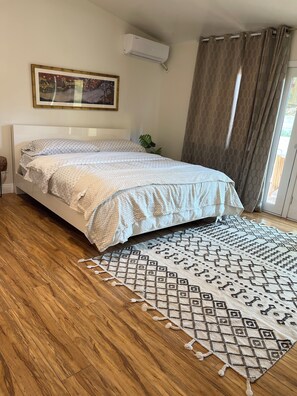 5 bedrooms, WiFi - Spacious 5-Master suite house in UC Riverside with individual AC, WiFi. Enjoy! (Riverside)