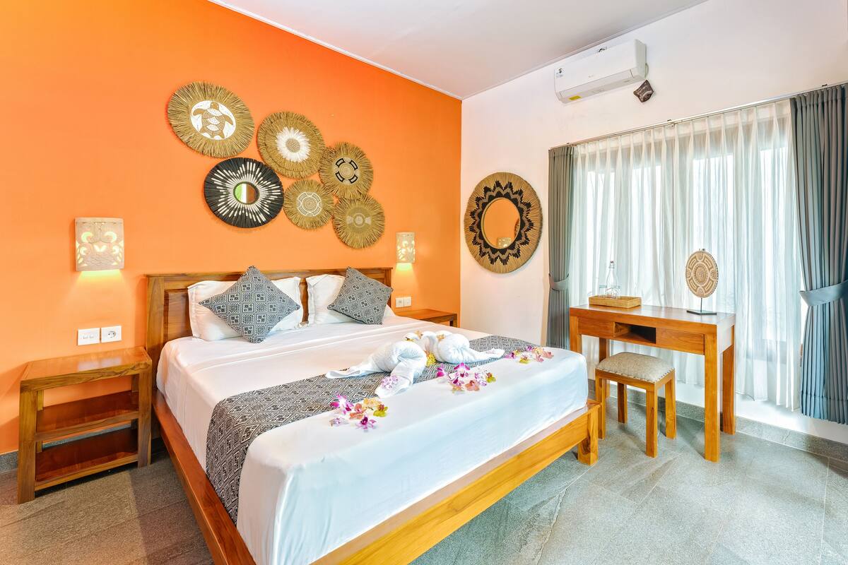 Kamar Double Deluks, pemandangan kebun | Meja kerja, ruang kerja ramah laptop, dan Wi-Fi gratis