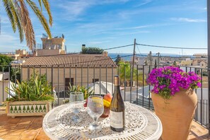 Outdoor dining - Villa El Terreno - House In Palma. Free Wifi (Palma De Mallorca, Illes Balears)
