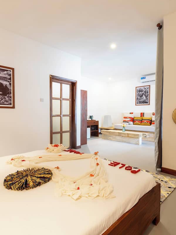 Standard Triple Room, 1 Bedroom, Garden View | 1 bedroom, minibar, in-room safe, desk