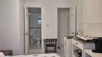 1 chambre, fer et planche à repasser, accès Internet, draps fournis