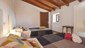 3 bedrooms, Internet