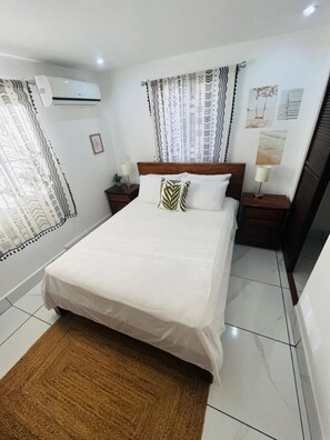 2 bedrooms, Internet, bed sheets - Casa Ophelia - 10 min walk to the beach (Tamarindo)
