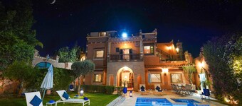 Lujosa villa en Aghmat con piscina privada y vistas panorámicas a la montaña