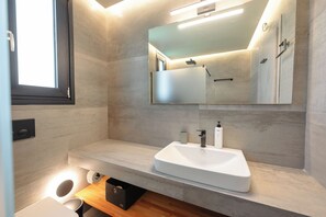 Appartement Familial, plusieurs chambres (Kourouta Luxury Suites with Pool nr3) | Salle de bain