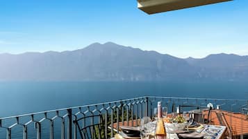 Family House, 1 Bedroom, Balcony, Lakeside (Boutique apartment Marte with Pool) | Outdoor dining
