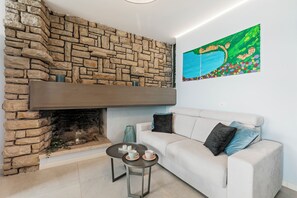 Smart TV 32 pulgadas con canales de televisión vía satélite