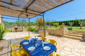 Outdoor dining - La Cigarra Can Carrasco - Villa With Private Pool (Son Macià (manacor), Illes Balears)