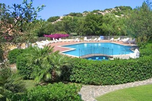 Familieleilighet, flere soverom (Rotondo Dream Suite 2) | Basseng | Sesongbasert utendørsbasseng