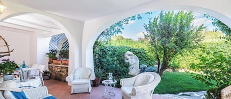 Familienapartment, Mehrere Schlafzimmer (Number One With Shared Pool) | Ausblick vom Zimmer