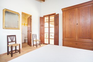 3 camere