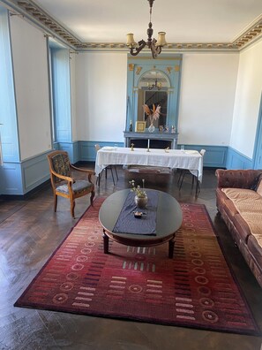 Interior - For group 🌟 (Saint-Cyr-en-Pail)