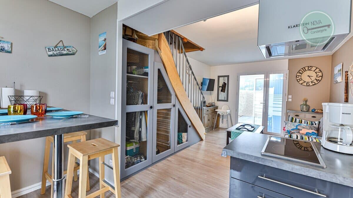 Réfrigérateur, micro-ondes, four, cafetière/bouilloire