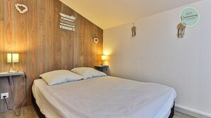 2 Schlafzimmer, Bügeleisen/Bügelbrett