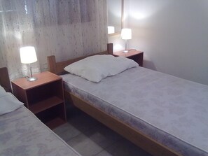 1 bedroom, WiFi, bed sheets