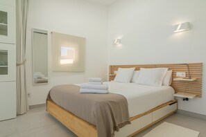 1 bedroom, iron/ironing board