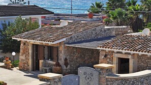 1 bedroom, soundproofing