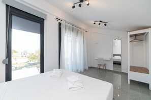 2 bedrooms, iron/ironing board, free WiFi, bed sheets - Kleoniki- Two Bedroom Triplex With Garden (Kavala)