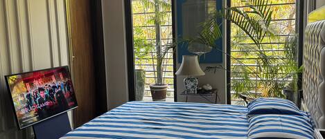 4 makuuhuonetta, silitysrauta/-lauta, Wi-Fi, vuodevaatteet