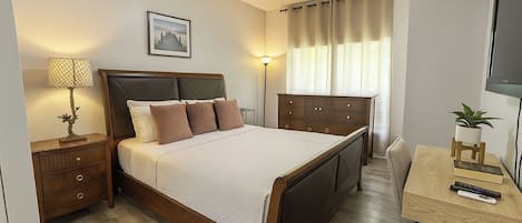 3 bedrooms, iron/ironing board, WiFi, bed sheets