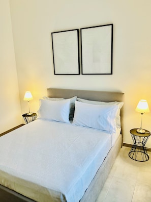 3 chambres, fer et planche à repasser, Wi-Fi, draps fournis