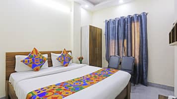 Escritorio, espacio para trabajar con laptop y wifi gratis