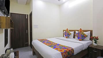 Escritorio, espacio para trabajar con laptop y wifi gratis