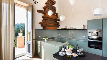 KĂŒhlschrank, Mikrowelle, Ofen, GeschirrspĂŒler