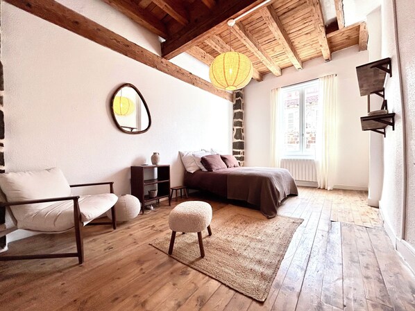 2 habitaciones, escritorio, cuna de viaje y wifi 