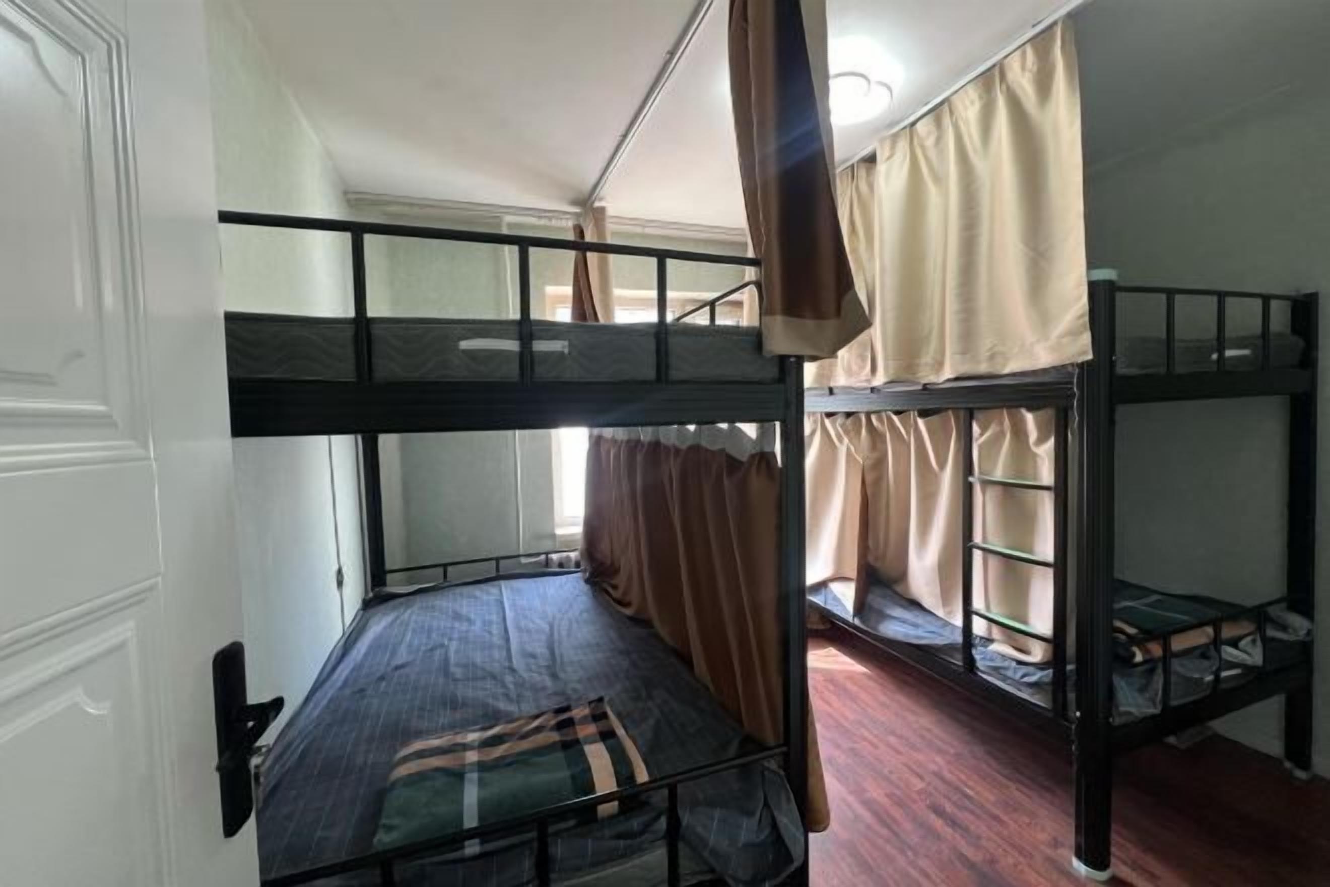 Desk, laptop workspace, iron/ironing board, free WiFi