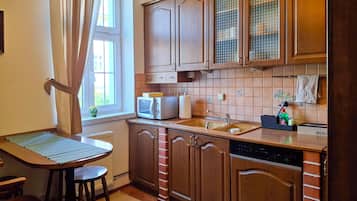 Family Quadruple Room | Private kitchen