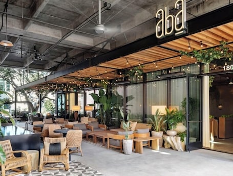 Lobby. SoCo 3BR Family Home ❤️ Walk to Restaurants & Local Favorites