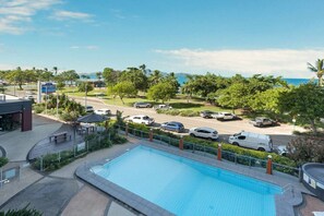 Pool - Studio 202 - Prime Location (North Ward)