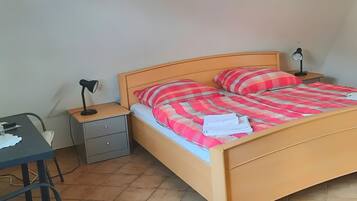 1 bedroom, free WiFi, bed sheets