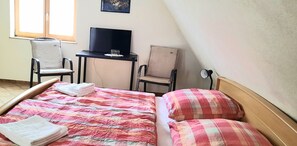 1 bedroom, free WiFi, bed sheets