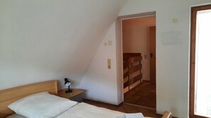 1 bedroom, free WiFi, bed sheets