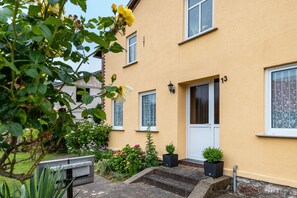 Exterior detail - Apartment 'Ferienwohnung In Ostseenähe' with Private Garden and Wi-Fi (Bastorf)