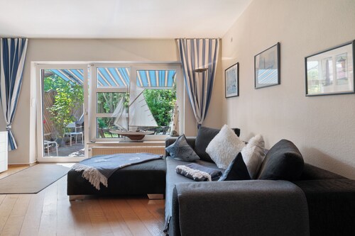 Apartment 'Schönes Maritimes Haus' with Private Terrace, Private Garden and Wi-Fi
