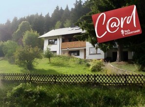 Exterior - Apartment 'Haus Wintersonne - FeWo Luchs' with Private Terrace, Shared Garden and Wi-Fi (Feldberg)