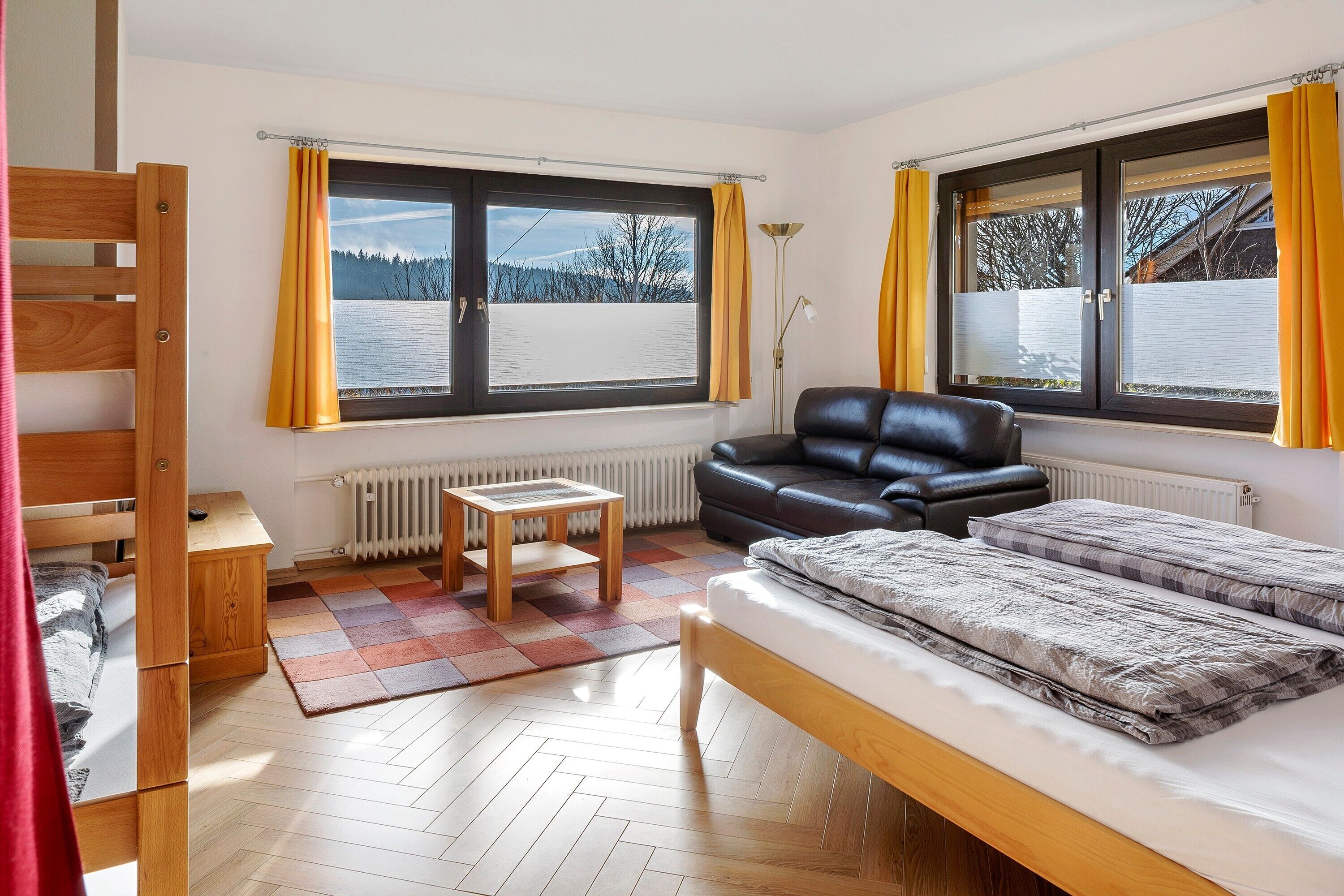 1 habitación, tabla de planchar con plancha, wifi gratis y ropa de cama 