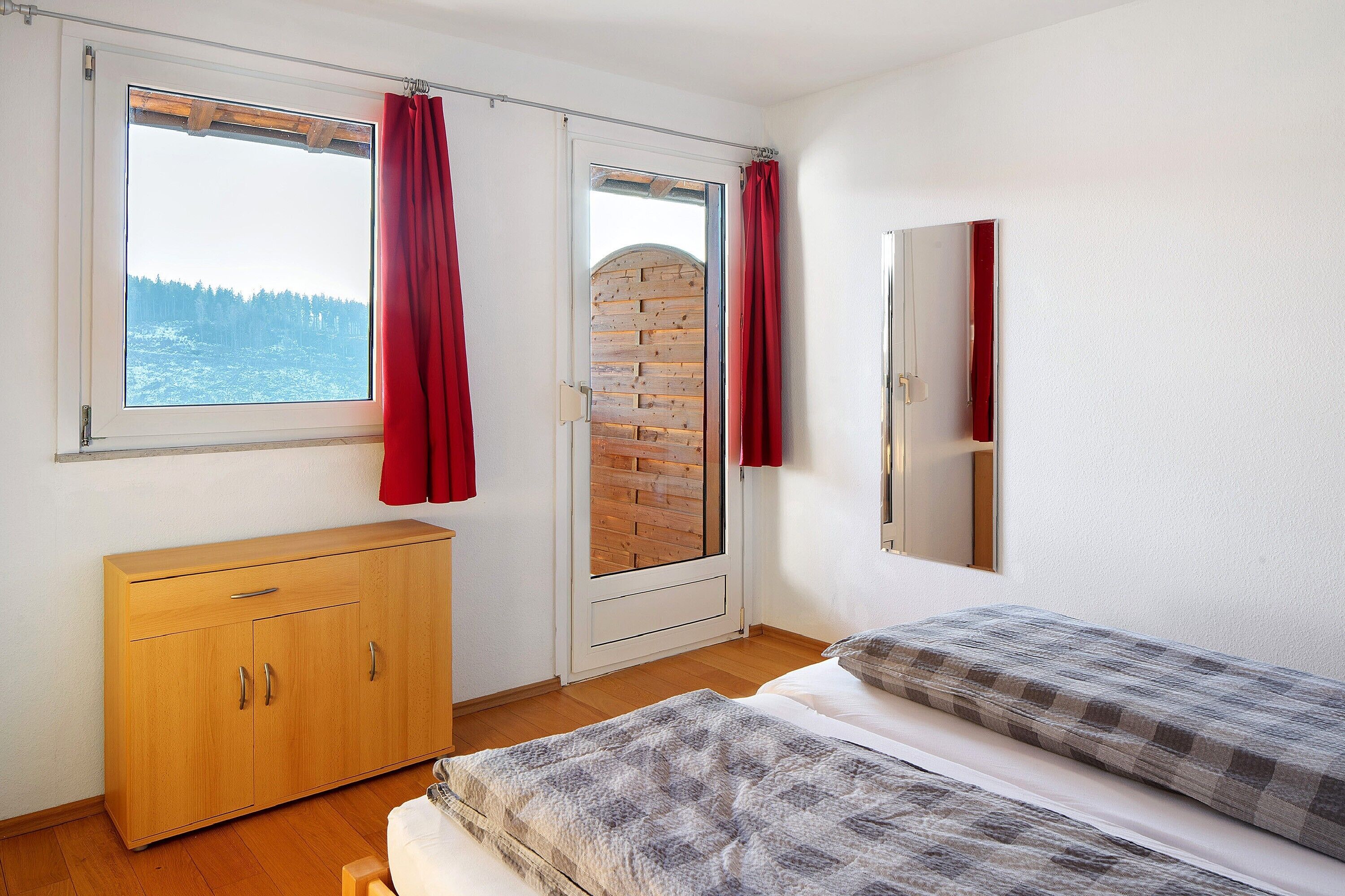 1 slaapkamer, een strijkplank/strijkijzer, gratis wifi, beddengoed