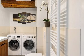 Interior - Apartment 'Zum Entspannen, Max 3P' with Wi-Fi (Bad Emstal)