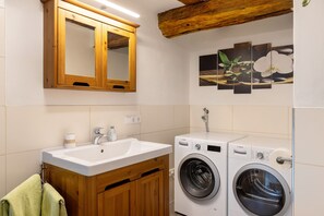 Interior - Apartment 'Zum Entspannen, Max 3P' with Wi-Fi (Bad Emstal)