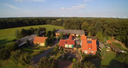 Ferienwohnung 'Alter Ponystall' mit Gemeinschaftsterrasse, Gemeinschaftsgarten und Wi-Fi